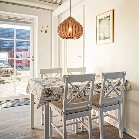 4 Person Holiday Home In AÅkirkeby 外观 照片
